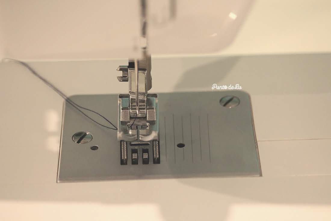 Máquina de coser, partes y funciones principales - Placa de la aguja